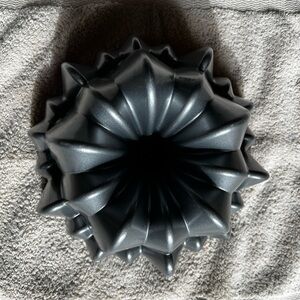 Black Geometric Bundt Pan